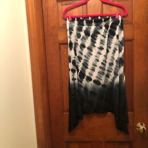 Gloria Vanderbilt asymmetrical tie dye skirt!